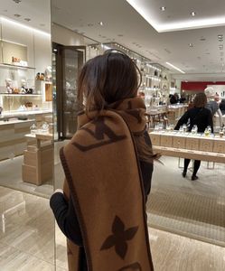 女性デザイナースカーフクラシック格子縞のカシミア肥厚したショールウエスタンファッションスカーフ豪華なショールシアルパ