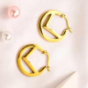 Stud Charm Women Designer Studörhängen Rostfritt stål Örklipp 18K Guldpläterade män Kvinnor Märkesbrev örhänge smycken bröllop julklapp