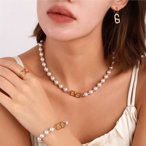 Newest Luxury Designer Pearl Bracelets Elegant Fashion 18K Gold Plated V Letters Womens Necklace Earrings And Ring Exquisite Jewelry Set Accessories With Brand Box