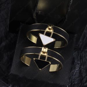 Fashion Cuff Bangles Triangle Brand Designer Armband Women's Party Gift Jewelry High Quality With Box