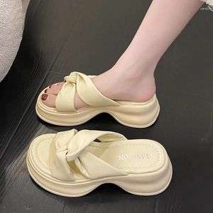 Slippers Ins For Women Summer Flip-flops With Soft Soles Students Wearing Beach Shoes Comfortable Platforms