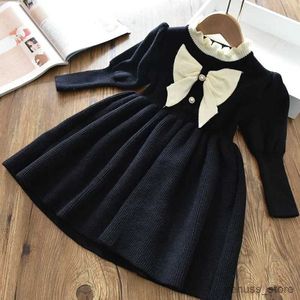 Flickans klänningar Baby Girls Bow Christmas Dresses Long Sleeve Kids Princess Dress Varma stickade tröjor 2023 nyår Vinter babykläder 2-6 år