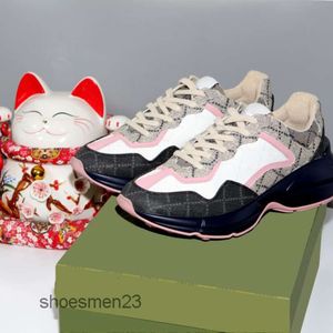 Tasarımcı Rhyton Ayakkabı Bej Erkekler Eğitmenler Vintage Lüks Chaussures Bayan Ayakkabı Moda Spor Ayakkabıları Dalga Ağız Sabah 4e67