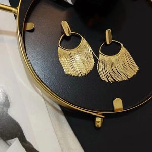 Dangle Chandelier Metallic cold style exaggerated French tassel earrings plated in 18k gold exquisite premium vintage earrings 231218