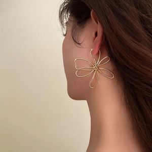 Dangle Chandelier Vintage minimalist metallic line floral earrings Premium sense ins 231218