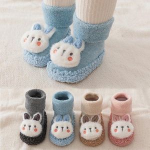 Första vandrare Autumn Winter Baby Thicken Soft Sole Anti Slip Shoes Född spädbarn inomhus golvstrumpor tecknad pojkar flickor småbarn