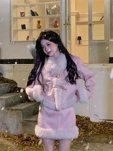 Tvådelt klänning vinterrosa varm jacka kostymer koreansk mode faux päls 2 bit kjol set kvinnor avslappnad y2k blazers rockar minikjolar chic 231215