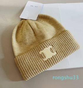 Tendência de outono e inverno gorro generoso elegante moda popular masculino e feminino boné presente