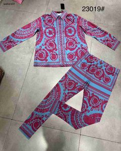 Varumärke Kvinnor Tracksuit Designerkläder för damer Autumn Shirt Fashion Retro Mönster Girl Cardigan Ladies Casual Pants 16 Dec Het