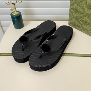 Infradito di lusso designer scivoli da spiaggia pantofole con plateau sandali da donna pantofola fondo piatto in gomma estate scivolo scarpe casual C121802