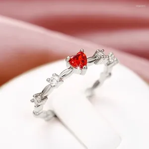 Cluster Rings Huitan Versatile Dainty Ring Lady Engagement Ceremony Accessories With Heart Zirconia Delicate Female Wedding Party Jewelry