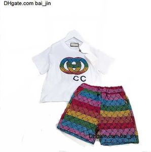 Roupas de moda de grife de grife infantil T-shirt curta britânica Moda Summer Childrens Treasures And Girls Cotton Twote Tops Brand A