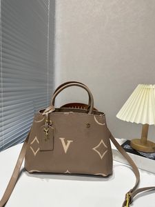 Üst çanta Tasarımcı Crossbody Bag Omuz Çantası Akşam Çantası Kadınlar Lüks El çantası Metal Etiketi Düz Renk Makyaj Çantası ve Çanta 29cm