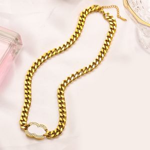 Avancerade halsband pendellkvinnor guldpläterade rostfritt stål halsband kedja smycken designer varumärke bokstav kristall bröllop smycken julklapp