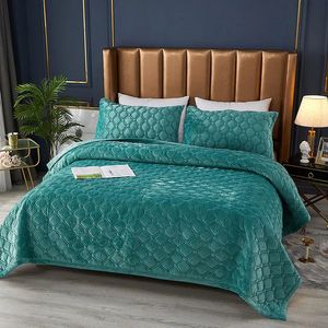 Set di biancheria da letto Tessili per la casa Inverno caldo velluto spesso Copriletto Copriletto Coprimaterasso Copriletto Set King Queen Singolo 231218