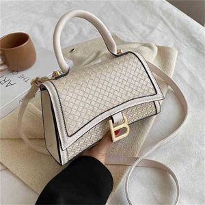 2024 New Designer women's crossbody shoulder Spring Korean Messenger woven texture HF4M bag