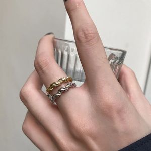 Pierścionki ślubne WPB S925 Srebrne pierścionki Kobiety Knitte Pierścienie Metalowe biżuterię premium dla kobiet wakacyjne prezenty świąteczne Trenda 231218