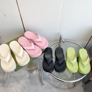 Waterproof jelly platform flip-flops slipper sandals Chunky heel womens slides Beach shoe Luxury designer slipper women's Pink green white black Holiday shoes 35-41