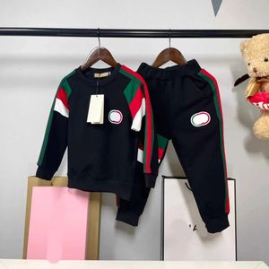 Coats Roupos Designer Baby Autumn Sets Kids Tracksuits Tamanho 100-150 cm Multi Color Patchwork Design Round Ncond Neck Sweater e calça