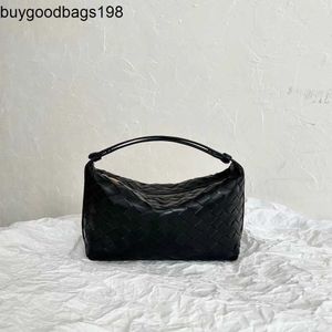 Bottegaaveneta wallaces väskor kinesisk stil bento lunchlåda väska svart retro vävd guld hårdvara enkel axel crossbody underarm