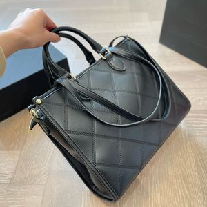 Vintage Airport Bag Designer Womens Shoulder Bag 30cm Leather Diamond Plaid Three-Dimensional Large Logo Luxury Handbag Underarm Bag Travel Bags Shopping Sacoche