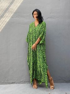 Klänningar sexig tryck djup vneck klänning batwing hylsa långa klänningar kvinnor 2023 sommarklänning strandkläder bohemiska kvinnor kaftan a1045