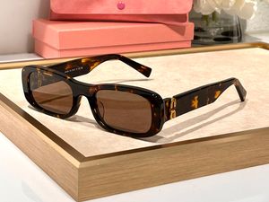 Senhoras óculos de sol para designers moda 08zs luxo ao ar livre uv400 estilo óculos anti-ultravioleta retro placa acetato cateye quadrado quadro completo óculos caixa aleatória