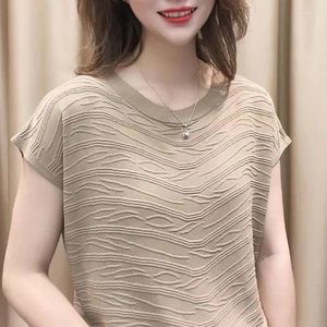 Kvinnors tröjor Qu Zhu Ice Silk Spring/Summer Design Sense 3D Wave Sleeves Casual Loose Size Sticked Shirt Kort ärm T-shirt för