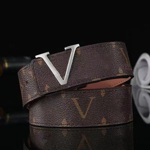 Designer leather belt men's leisure business dermal design classic trend out gathering fashion collocation236V