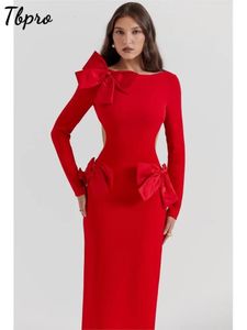 Podstawowe sukienki swobodne czerwone sukienki z sukienką bez pleców sukienkę Maxi Długie rękaw Wydzielenie przycisku świątecznego festiwalu wieczoru Vestidos Club Srabe 231218