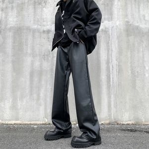 Herrenhosen schwarze Leder Männer Mode lässig gerade Streetwear Koreaner loser Weitbein Motorradhose S2XL 231218