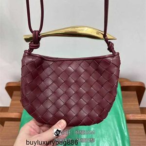 Crossbody Bags Designer Leather Handbags Botte Venetas Place An Order to Contact Customer Service in Paris France 2024 Early Spring Wine Red Woven Small Sardine HBI6
