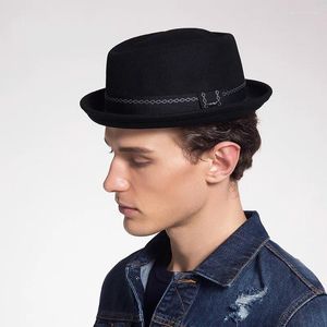 Berets Men fedoras kapelusz męski wełna czapki czapki brytyjska przystojna moda fedora czapka dorosła bankiet impreza krótka eave czapki h6789