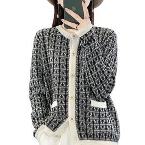 Wool Knit V-Neck Cardigan - Stylish Women's Sweater with Seven Needle Fragrance, Plaid Jacquard Jacket, and Contrast Pocket - Available in Sizes S-XXL