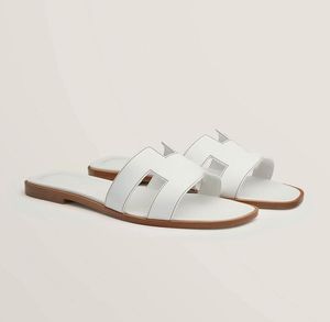 Lyxiga kvinnors avslappnade sandaler högkvalitativa läderstrand tofflor damer Klassiker Slide Shoes Female Flip Flops Sandal H85120