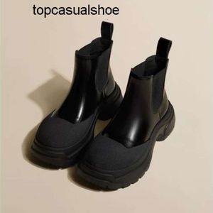 Margiela 2023 Majira Kısa Bot Kadınlar Yeni İngiliz Tarzı Günlük Kalın Kalın Sole Martin Bot Chelsea Boots Kadınlar Sonbahar Duman Boru Botları