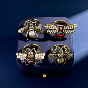 Personlig ny retrostil Bee Ring Par Estruerad Metal Texture Rings Animal Accessories Designer Jycken gåvor M001