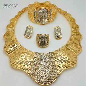 Örhängen halsband fani nigerianska bröllopskvinna tillbehör smycken set hela mode afrikanska pärlor dubai guld färg256g