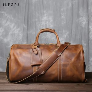 Duffel Bags Retro Male Carry-On Bag Europe och America Crazy Horse Leather Travel Bag Layer Cowhide stor kapacitet Enkel axelväska 231218