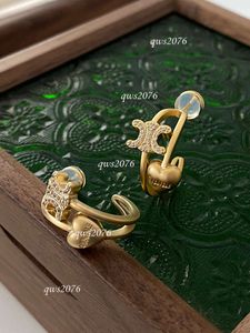 Orecchini di design Arco di trionfo Nuovi orecchini d'amore unici con micro zirconi intarsiati e sensazione di fascia alta