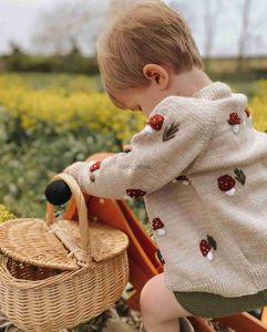 プルオーバー秋の冬の女の子の男の子の服手embroideredマッシュルームの幼児用コートのためのベビーカーディガンセーターIteml231215