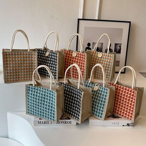 Moda calda Tote Borsa Borse di canapa Donna 2023 Nuovo Lino Accompagnamento Sacchetti regalo Tessitura di iuta Borsa per il trasporto a mano Piccola Tote Bag FMT-4110