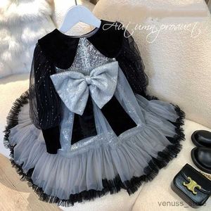 Flickans klänningar Spring Autumn Girl Gaze Bowknot Sequin Dress Clothes Kids Peter Pan Collar Princess Fashion Thin Tutu Dresses for Child