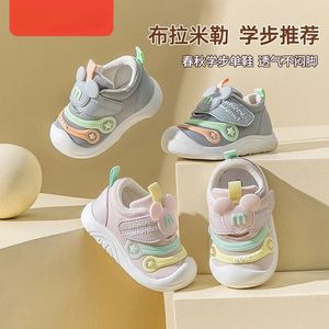 Flache Schuhe geborene Jungen und Mädchen Kleinkind Schuhe Spring Sommer Strand weiches alleiniges Netz Schöne Antislip 231219