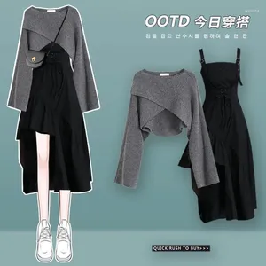 Zweiteiliger Kleid 2023 Frauenmodetatentätte Herbst Herbst Winter Chic Strick Sweater Slingrock Korean Eleganter Kleidungsanzug