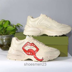 Lüks Tasarımcı Chaussurs Spor Sakinleri Rhyton Platform Günlük Koşucu Ayakkabı Erkek Ayakkabı Kadınları Vintage Trainers Daddy Çok Modin Sneaker Marka 1 R6ux