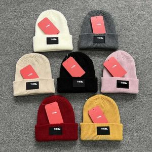 Designer Men beanie för kvinnliga mäns vintergarn färgade mode gata hatt alfabetet hög kvalitet 514