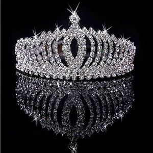 Haargummibänder Kinder-Reifenkrone Stilvolle Tiara mit Kamm Mädchen Sommer Hochwertiger Kristall-Silberschmuck Diamant der Mädchen 231219