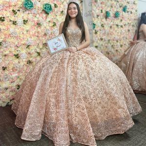 Rose Gold Off Ramerz lśniący quinceanera sukienka obszerne cekiny vestidos pras vestidos de baile aplikacje koraliki tiulowe suknia tiulowa