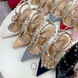 디자이너 하이힐 여성 드레스 신발 브랜드 리벳 샌들 얇은 힐 뾰족한 발가락 10cm 슈퍼 하이 여성 샌들 파티 런웨이 신발 크기 35-42